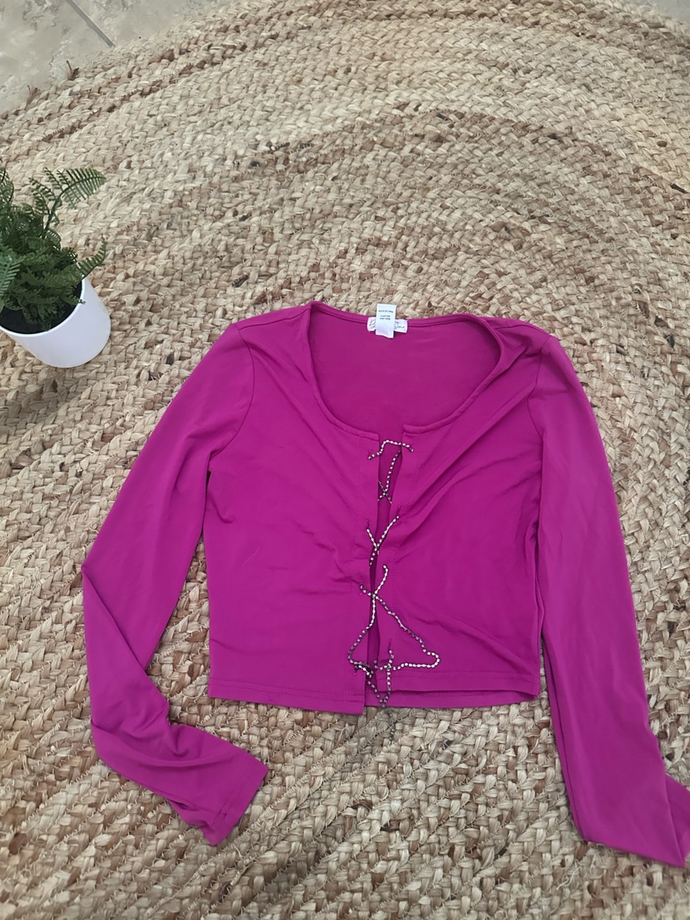 DIAMOND LACE UP LONG SLEEVE TOP